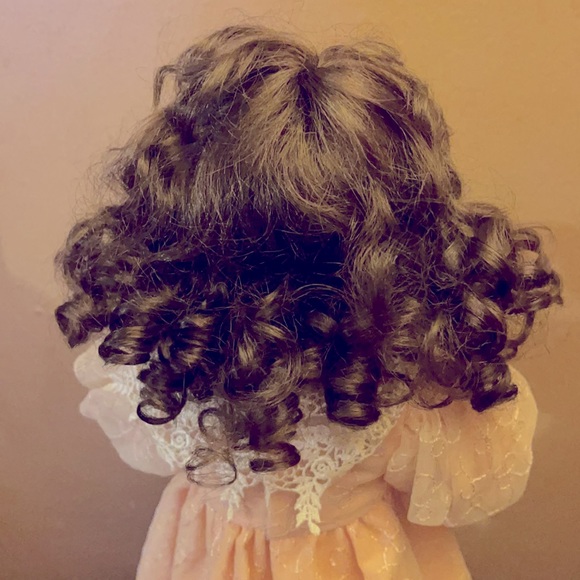 Georgetown Collection doll - Picture 2 of 8